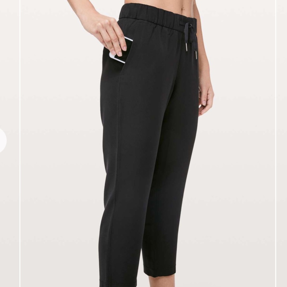 Lululemon Athletica Black On The Fly Crop 23” Pants - Picture 4 of 7